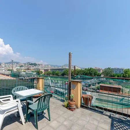 Hintown Borgo Incrociati Brignole Con Terrazzino ジェノヴァ