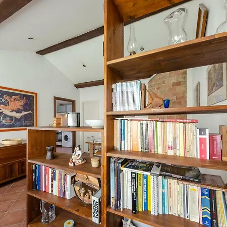 アパート Hintown Borgo Incrociati Brignole Con Terrazzino ジェノヴァ